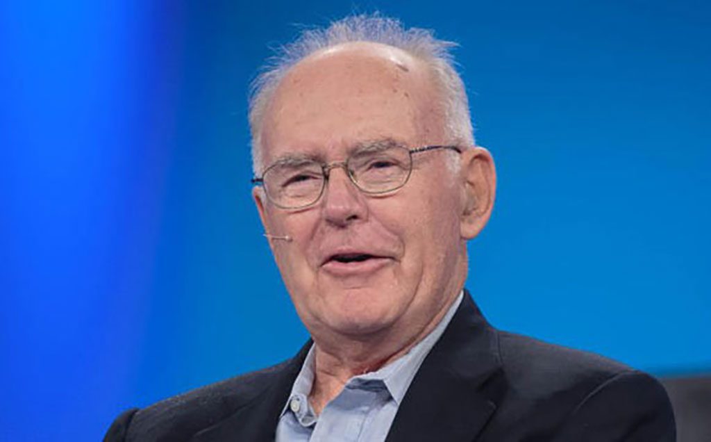 گوردون مور بنیانگذار شرکت اینتل و از پیشروان صنعت فناوری